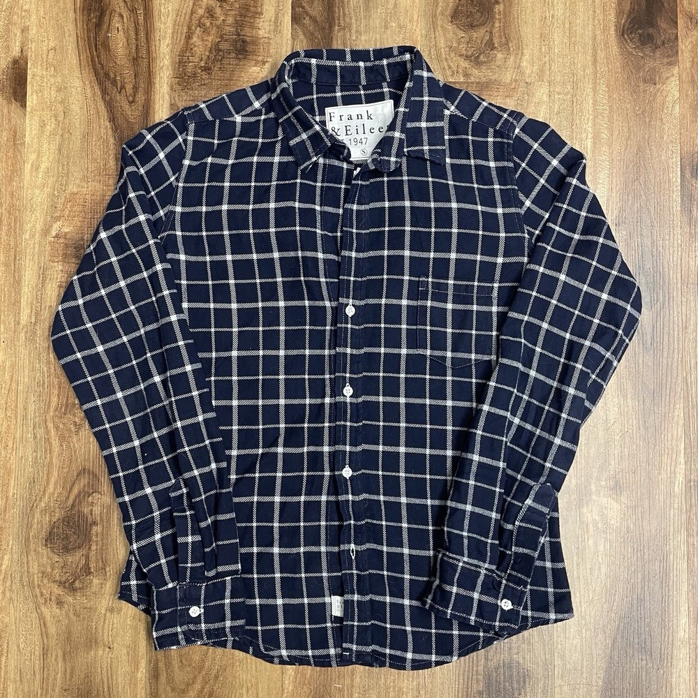 Frank & Eileen Shirt Womens Small Navy Blue Plaid Barry Italian Fabric Button Up